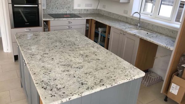 GRANITE KITCHEN TOP P WHITE